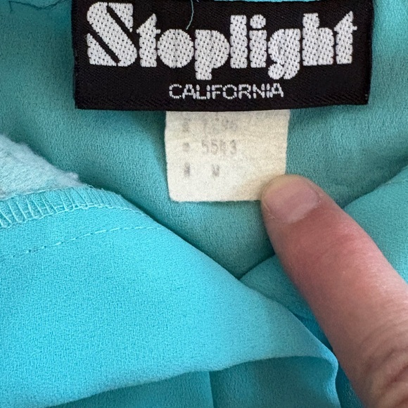 Chic Turquoise Button-Down Shirt - Picture 3 of 3